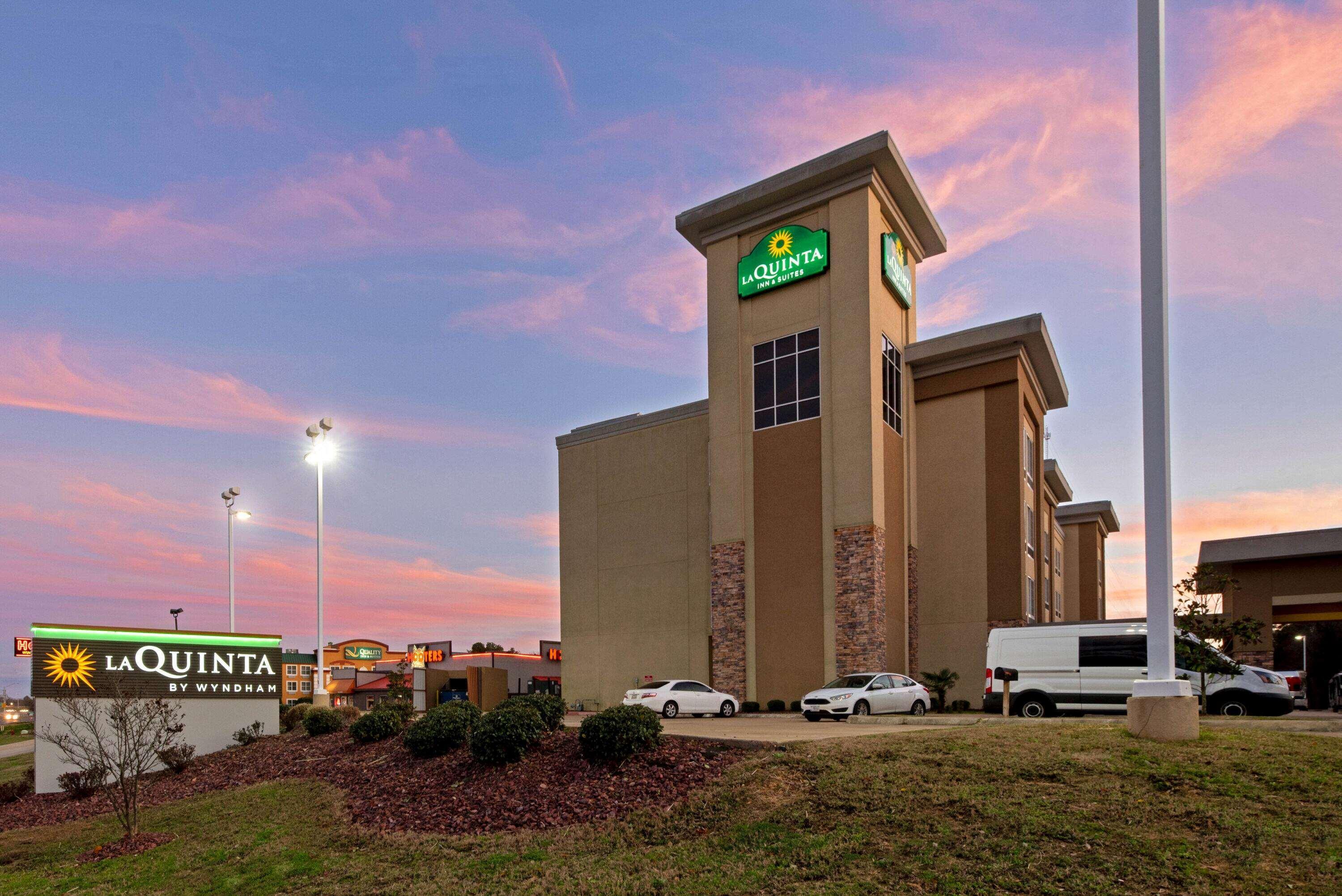 La Quinta By Wyndham West Monroe Hotel Exterior photo